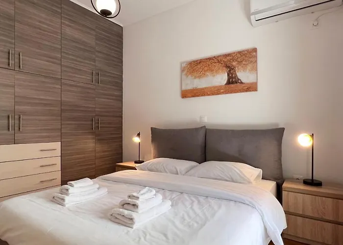 Key Biscayne Elegant 77 sqm Apt in Paleo Faliro